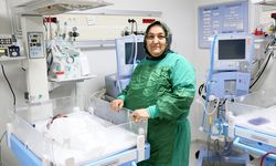 Özgül ebe 42 yıldır anne adaylarının sevincine ortak oluyor