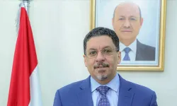 12 bakanın istifa talebi kriz çıkardı, Yemen Başbakanı Mübarek istifa etti