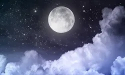 2025 Mayıs Dolunayı Ne Zaman, Hangi Burçta? Akrep Burcunda Etkileri ve Astrolojik Yorumlar