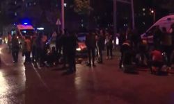 Gaziantep'te karşıya geçmeye çalışan 2 kişiye otomobil çarptı!