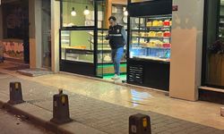 Husumetlisinden kaçarak kafeye saklanan genç, silahlı saldırıda yaralandı