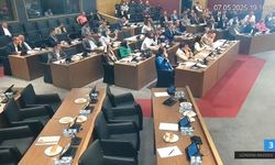 Belediye Meclisi'nde MHP'li üyeler toplantıyı terk etti