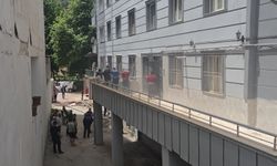 Gaziantep'te büyük panik! Apartman sakinleri sokağa döküldü