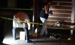 Emekli polis memuru otobüs durağında kendini vurdu