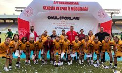 Adil Sani Konukoğlu Spor Lisesi Futbol Takımlarından Türkiye Derecesi