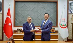 Bekir Öztekin’den öğrencilere 500 sinema bileti