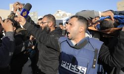 İsrail’in iletişimi kestiği Gazze’de gazeteciler, gerçeği dünyaya duyurmak için hayatlarını riske atıyor