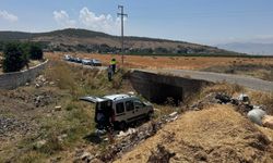 Gaziantep'te feci kaza! Ticari araç köprüden uçtu...