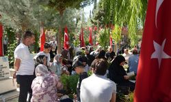 Gaziantep'te bayram öncesi şehitlik ve mezarlıklara ziyaretçi akını!