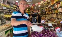Kurban Bayramı'na bir gün kala kuruyemişçilerin işleri yoğunlaştı