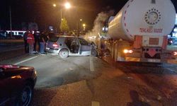 Karşı şeride geçen otomobil, akaryakıt tankeriyle çarpıştı! 1 ölü