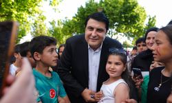 Başkan Yılmaz’dan çocuklara sürpriz ziyaret
