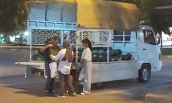 Gaziantep’te karpuz tezgahının başındaki babaya kızlarının yaptığı sürpriz duygulandırdı