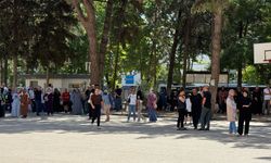 Gaziantep'te YKS heyecanı! Geç kalan öğrenci sınava giremedi...