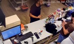 İki paket sigara için kasiyeri bıçakladılar: O anlar kamerada