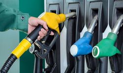 Akaryakıta Çifte Zam: Benzin +1,55 TL, Motorine +1,88 TL ve Fiyatlar 50 TL’yi Aştı