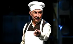 Şener Şen Oyunculuğu Neden Bıraktı? Tiyatroyla Veda Gecesi Duygulandırdı