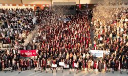 HKÜ 1.657 Öğrencisini Mezun Etmenin Gururunu Yaşadı