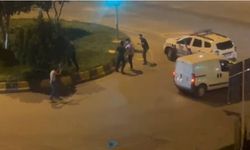 Kent merkezinde büyük panik! İki grup arasında sopalı- silahlı kavga! Polis güçlükle ayırdı…