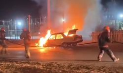 Seyir halindeki otomobil alev topuna döndü!