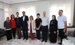 Şahin’den YKS ve LGS Türkiye birincilerine ziyaret