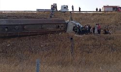 Gaziantep yolunda faciadan dönüldü! Tanker devrildi…