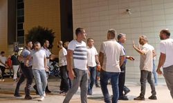 İki grup arasında patates kavgası: Yaralı yakınları hastane önünde birbirine girdi