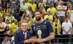 Fenerbahçe, Khem Birch'ün sözleşmesini 1 yıl uzattı