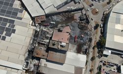 Gaziantep’te yanan dev fabrikadan geriye yönetim binası kaldı