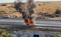 Gaziantep'te faciadan dönüldü! Otomobil alev topuna döndü