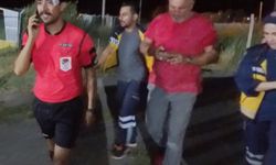 Hakem kırmızı kart gösterdi, futbolcu yumrukladı