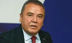 Rüşvet soruşturmasında tutuklanmıştı! Cezaevinde üçüncü kitabını yazıyor