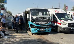 Halk otobüsü durakta bekleyen başka otobüse çarptı! Çok sayıda yaralı var