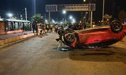Feci kaza! Kontrolden çıkan otomobil yayalara çarptı: Ölü ve yaralılar var