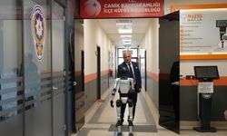 Türkiye'de bir ilk! İnsansı robot nüfusa kaydedildi