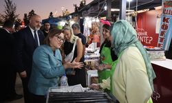 Başkan Şahin, Festival Park'ta vatandaşlarla buluştu