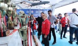 Rektör Doğan Teknofest’e GAÜN öğrencileriyle bir araya geldi