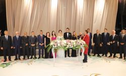Gaziantep'te iş ve siyaset dünyası bu nikahta buluştu... Meriç ve Yılmazkaya ailelerinin mutlu günü