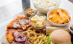 Gazlı içecekler ve paketli gıdalardaki gizli tehlike! Obeziteye davetiye çıkarıyor