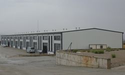 Gaziantep'te afetzede esnaf için yapılan  iş yerleri hak sahiplerine teslim edildi