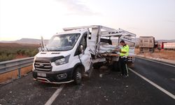 Gaziantep plakalı araç kazaya karıştı! Yaralılar var