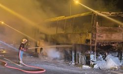 Gaziantep otoyolunda faciadan dönüldü! Yolcu otobüsü cayır cayır yandı!