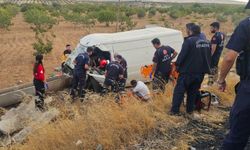 Gaziantep'te feci kaza! Kamyonet şarampole uçtu: Yaralılar var