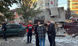 Gebze'de bina çöktü: Enkaz altında insanlar var!