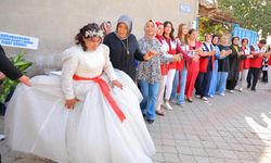 Melek'in hayali gerçek oldu! Down sendromlu genç kızın düğünü yürekleri sızlattı: Video haber…