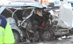 Gaziantep otoyolunda korkunç kaza! Otomobil bariyere çarptı: 2 kişi öldü!