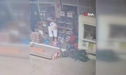 Bu kadarı da pes dedirtti! Görevlinin yanı başında hırsızlık yaptılar: Video haber…