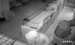 Kuyumcudan 7 kilo altın hırsızlığı kamerada: Operasyonla yakalandılar!