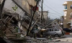 7.4 büyüklüğünde deprem! 7 kişi hayatını kaybetti