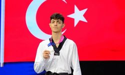 GAÜN öğrencisinden büyük başarı! Dünya Taekwondo Şampiyonası'nda ikinci oldu